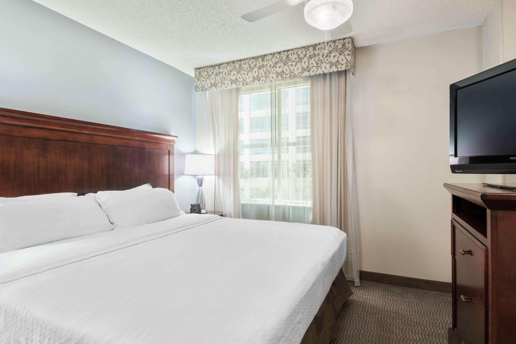 Homewood Suites By Hilton Tampa Airport - Westshore Экстерьер фото